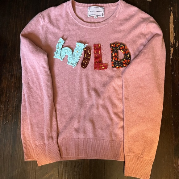 Stylish Pink Crew Neck Sweater with 'WILD' Motif - Picture 4 of 5